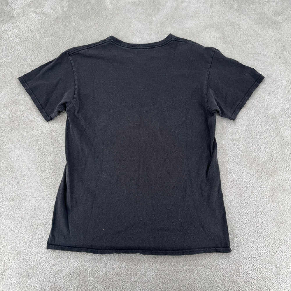 Crunchyroll‎ Berserk Guts Anime Manga Kentaro Miura Shirt Mens M Black Faded - Picture 2 of 6